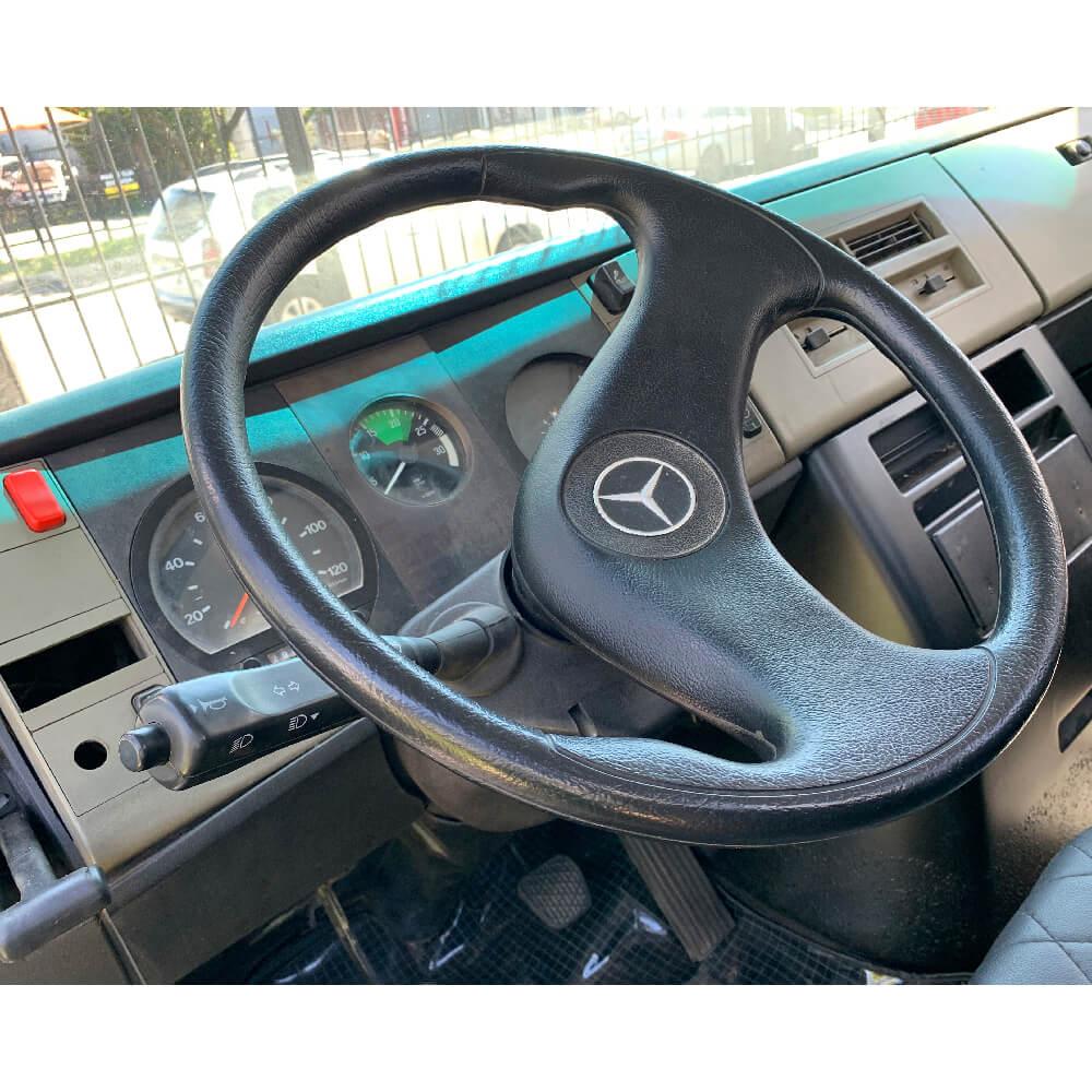 Caminhão MERCEDES BENZ 710 CARROCERIA Ano 2009