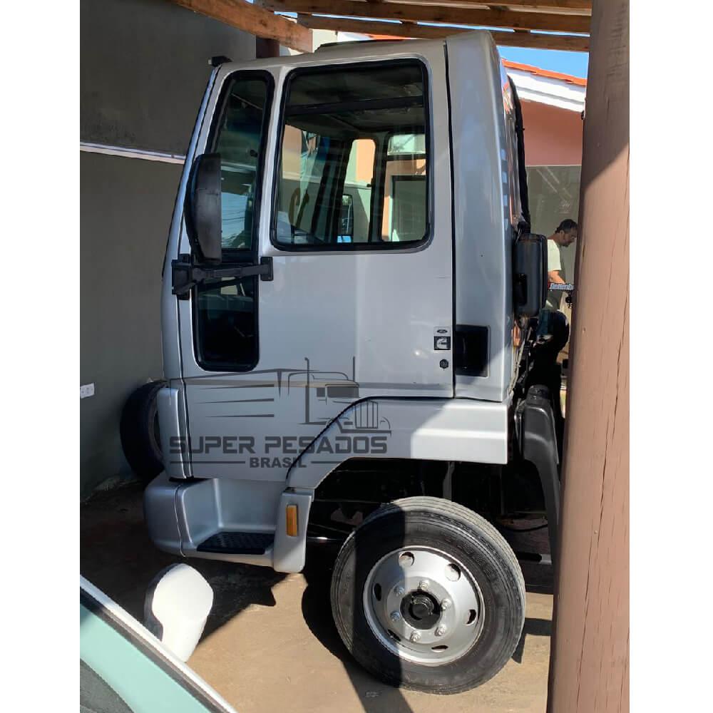 Caminhão FORD CARGO 815E CARROCERIA Ano 2012