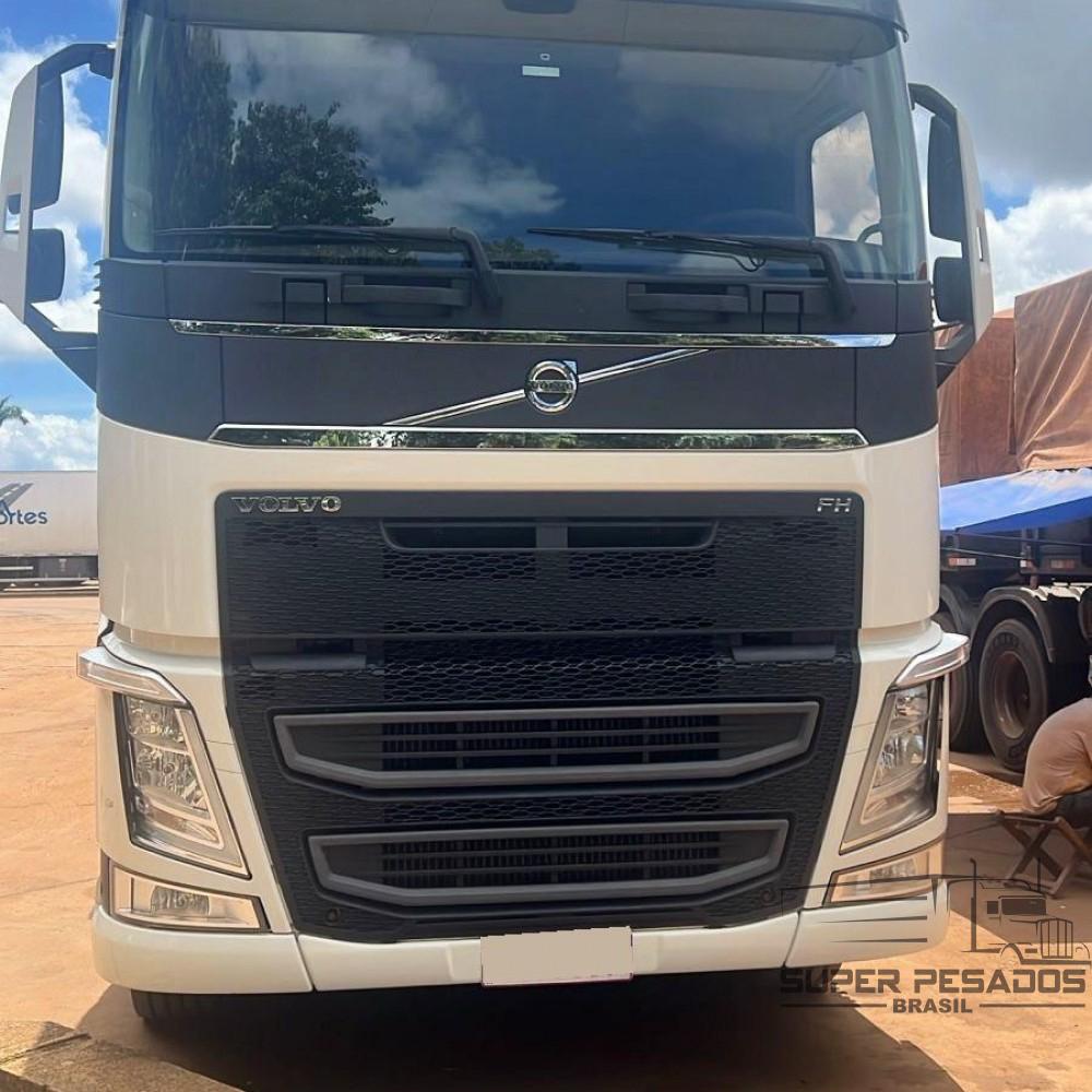 Caminhão VOLVO FH540 6X4 2019/2020 + Carreta FACHINI Bitrenzão