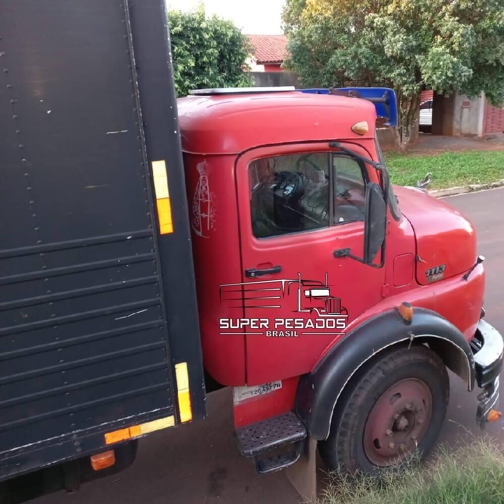 Caminhão Mercedes Benz 1113 Baú Ano 1982