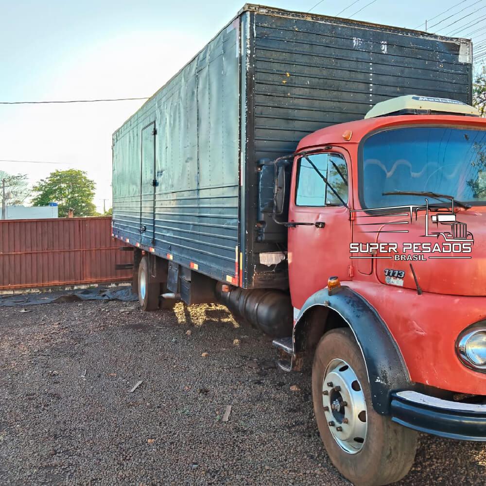Caminhão Mercedes Benz 1113 Baú Ano 1982