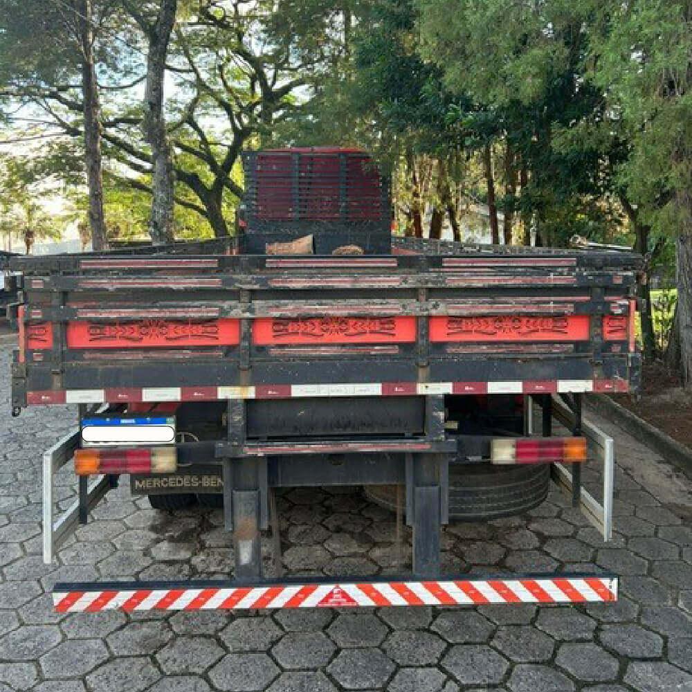 Caminhão MERCEDES BENZ ATEGO 3030 Carroceria Ano 2018