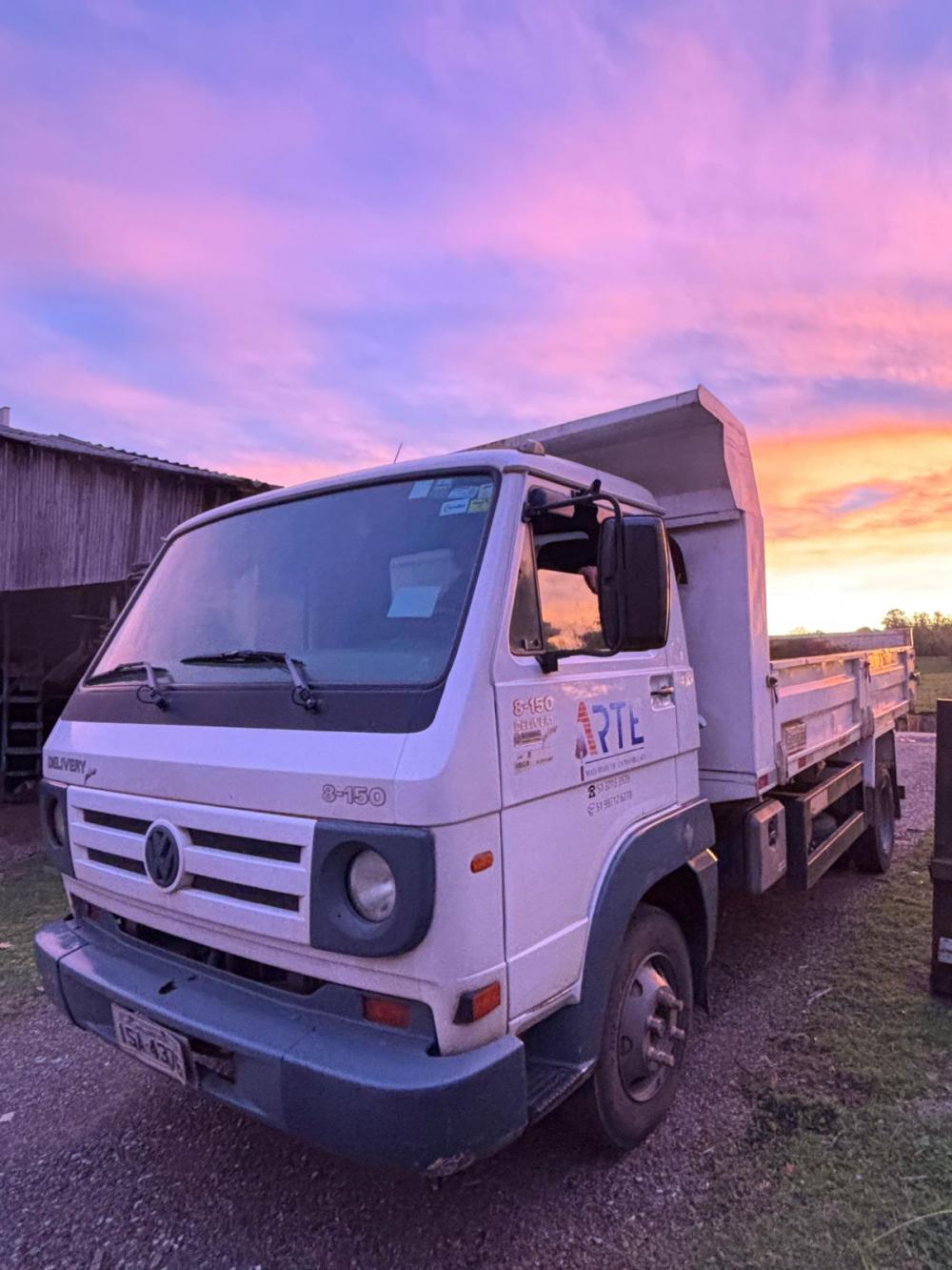 CAMINHÃO CAÇAMBA BASCULANTE 8-150 DELIVERY PLUS - VOLKSWAGEN