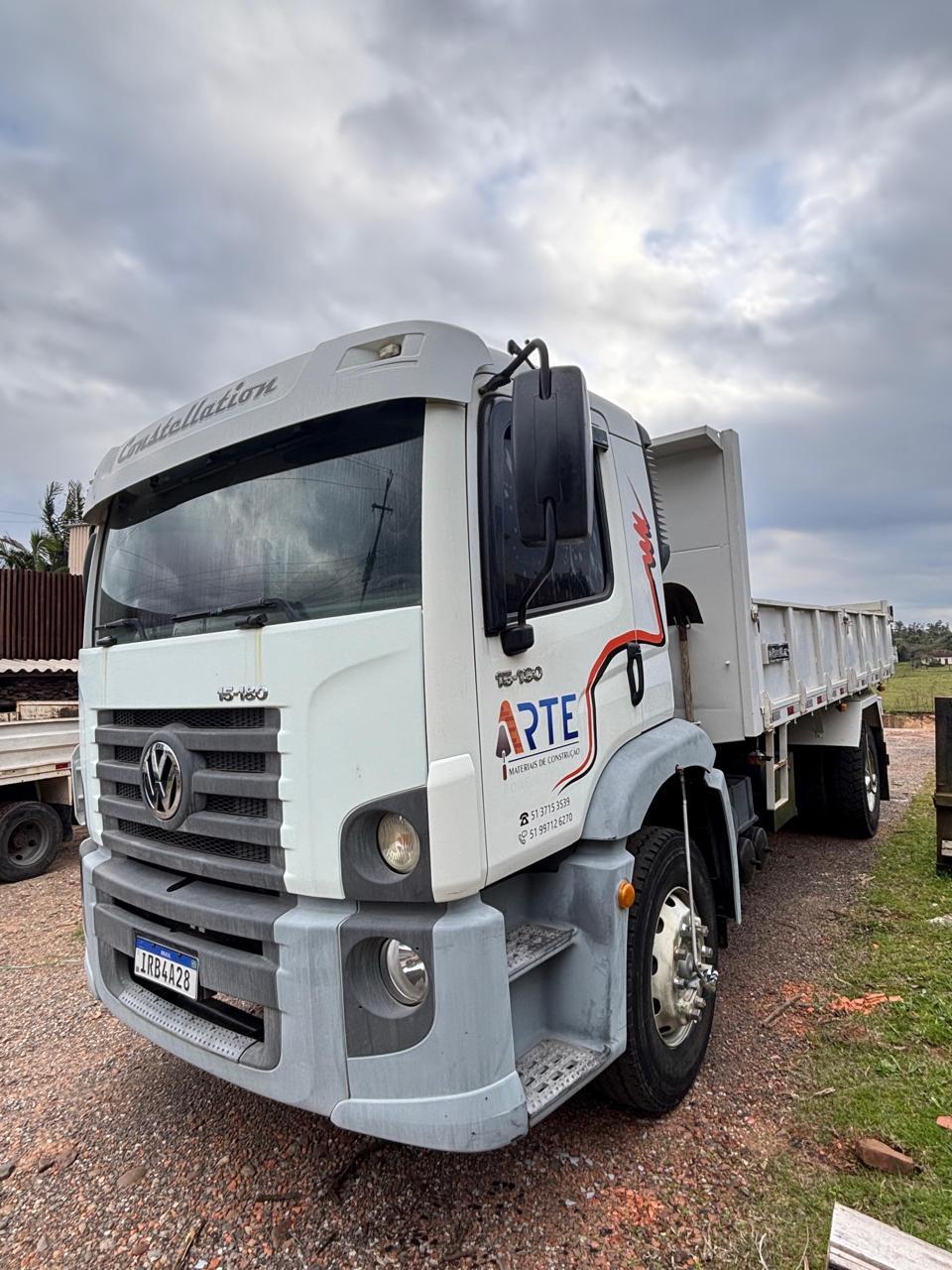 CAMINHÃO CAÇAMBA BASCULANTE 15-180 CONSTELLATION VOLKSWAGEN