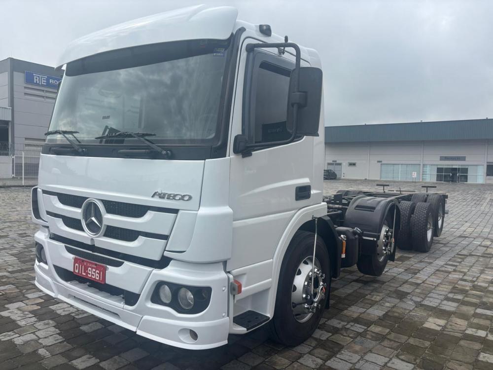 Atego 3030 ano 2017 REPASSE