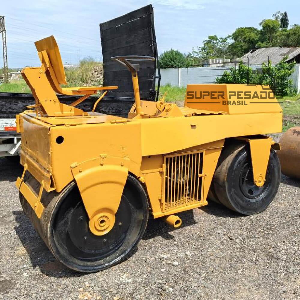 Rolo Compactador Dynapac CG11 com pneus para asfalto Ano 1992