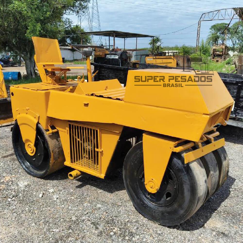 Rolo Compactador Dynapac CG11 com pneus para asfalto Ano 1992