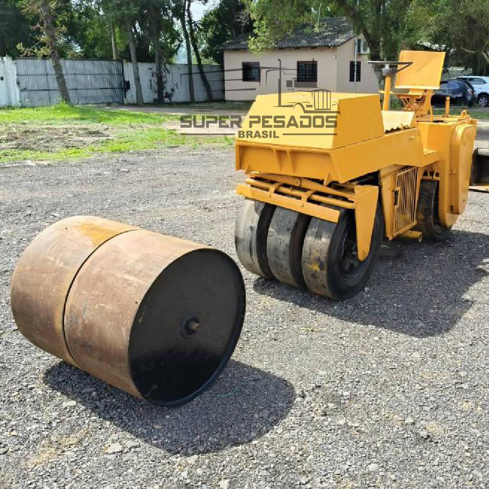 Rolo Compactador Dynapac CG11 com pneus para asfalto Ano 1992